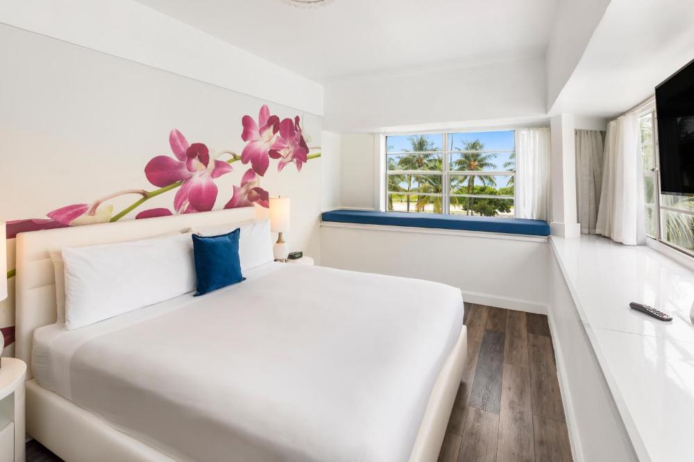 King Room with Sea View interior